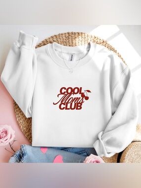 White Gildan Cool Moms Club Crewneck Sweatshirt Funny Mom Graphic Cozy Gift